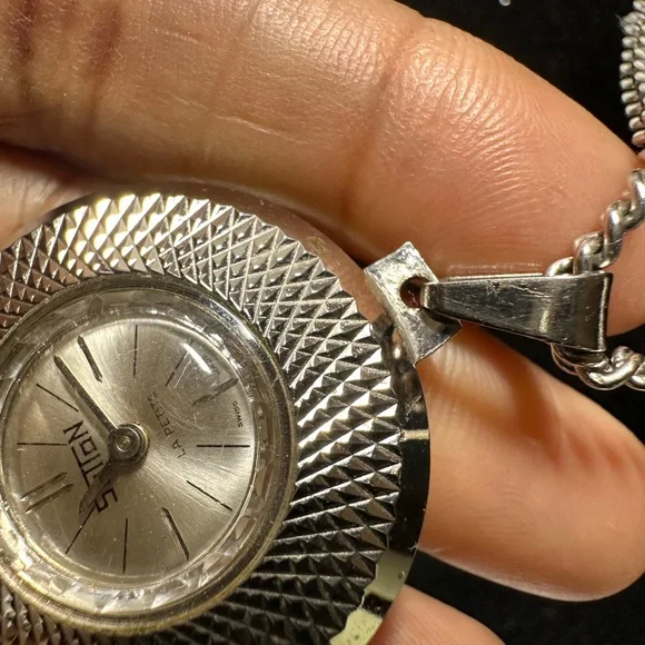Vintage Silver tone La Petite pendant watch necklace.battery is not included - Picture 7 of 15